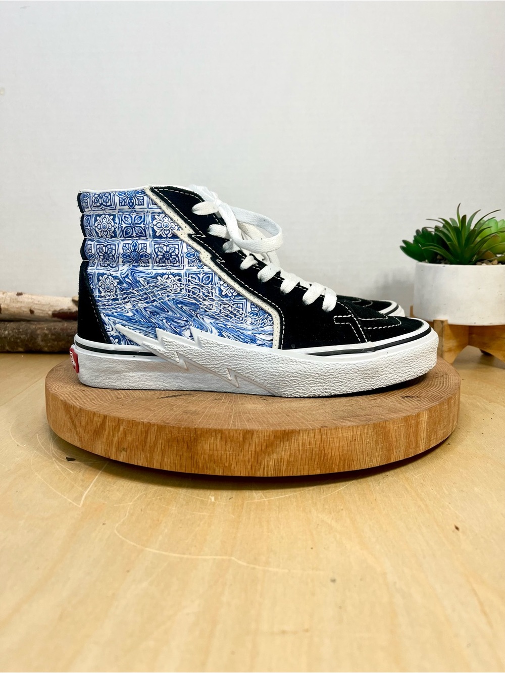 Vans Sk8-Hi Bolt Liquify Blue Black High Top Sneakers Women’s 7